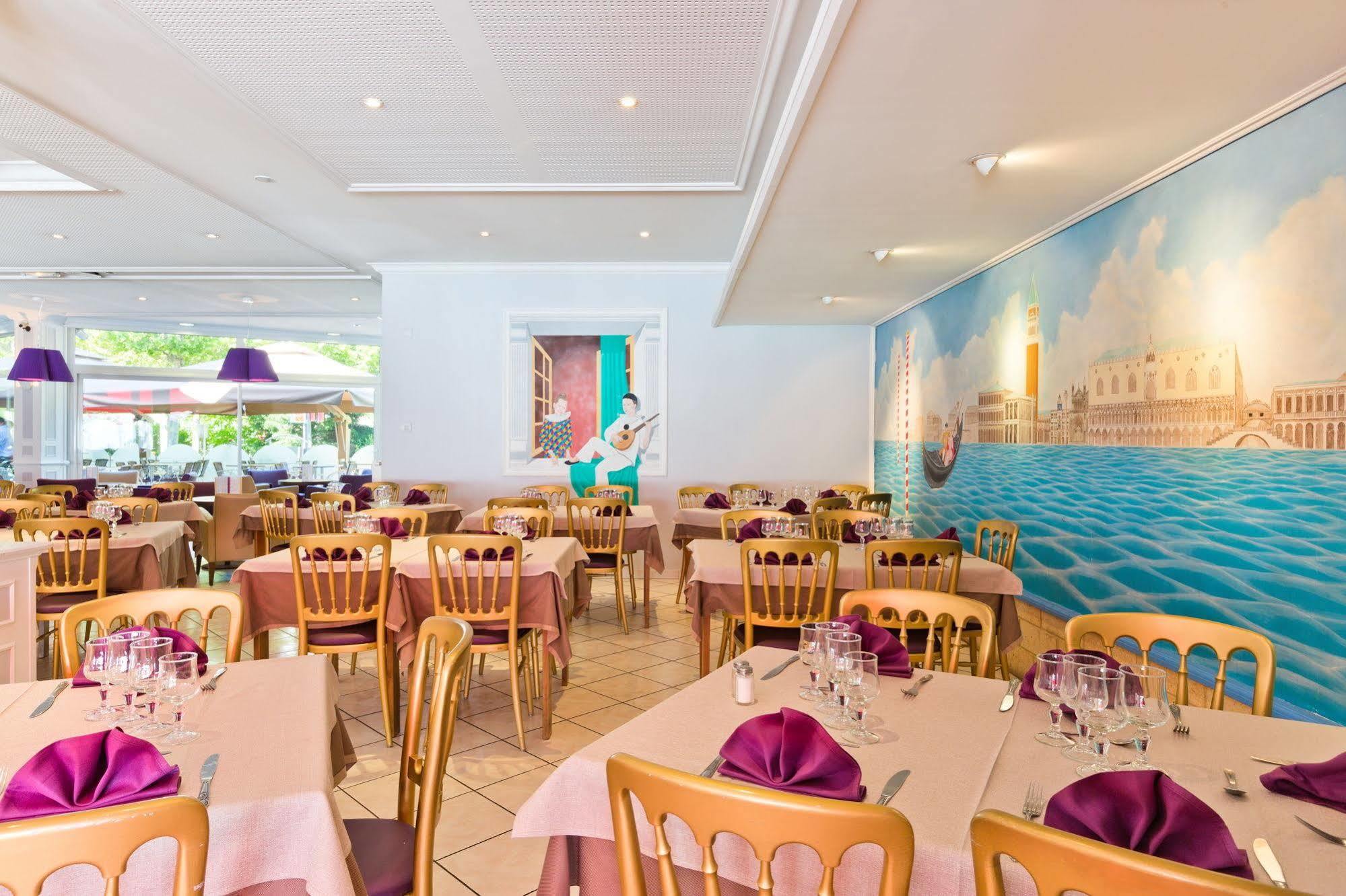 Hotel Novel Restaurant La Mamma Annecy Exterior photo